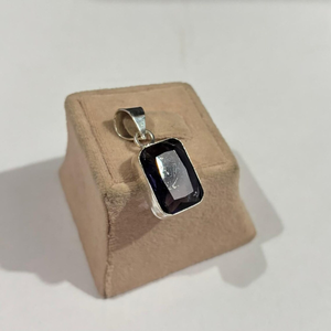 Bijoux Pierre de Naissance de Février : Pendentif Améthyste Facettée Rectangulaire en Argent Sterling 925, Pierre Violette, Cadeau pour Femme - Product Image 5