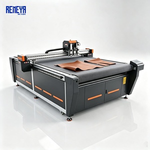 Cutter de précision pour cuir REMEYA à faible consommation d'énergie avec garantie de cinq ans, pour découpe de tiges de chaussures résistantes à la déchirure et à la propreté de la coupe - Product Image 1