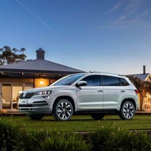 <span class=keywords><strong>Skoda</strong></span> <span class=keywords><strong>Karoq</strong></span> TSI280 1.4T DSG AWD SUV 2025 - Mercado África/Sudáfrica, Espacioso para Viajes Comerciales y Familiares - Product Image 2