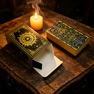 Baraja de Cartas del Tarot en Caja Negra con Diseño de Sol en Lámina Dorada, Acabado Brillante, Esquinas Cuadradas, Empaque de Cartón - Product Image 2