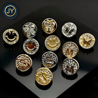 Fábrica de Botones Metálicos Jin Yu, Botones Personalizados con Logotipo y Patrón de Marca, de Aleación de Zinc para Camisas de Hombre y Mujer, Lavables y Ecológicos