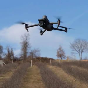 Nouveau Mavic 3M Mavic 3t original : Combine une caméra RGB avec une caméra multispectrale VS P4 Multispectral - Product Image 6