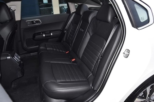 Citroën C6 d'occasion 2023 – Édition Commémorative 400THP Berline FWD 211 CV 1.8L 8AT 4.98m – Confort Français de Luxe - Product Image 4