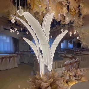 Gran oferta, iluminación de plumas luminosas para el área de la boda, accesorios de boda para T-stage, hoja de plátano, <span class=keywords><strong>camino</strong></span>, adornos decorativos para lámparas - Product Image 1