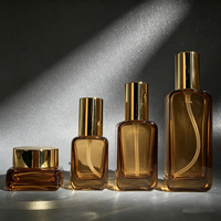 Luxe 30ml 50ml 100ml 120ml Rectangle à paroi épaisse clair glaçage verre oblate pompe Toner brouillard vaporisateur bouteille avec couvercle en or