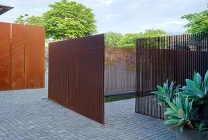 Pannelli per Recinzione da Esterno in Metallo Acciaio Corten Recinzione da Giardino con Pali a T Regolabili in Vendita - Product Image 1