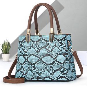 Sacs fourre-tout en cuir huilé pour femmes, sacs à bandoulière vintage, sacs bandoulière grande capacité - Product Image 5