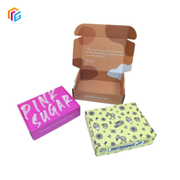 Boîte d'expédition en papier ondulé bon marché, estampage en feuille d'or, boîte d'emballage écologique pour vêtements et chaussures