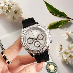 Reloj cronógrafo de oro rosa con diamantes de imitación para mujer, correa de caucho negra, reloj de lujo a la moda con diamantes para hombre, relojes de pulsera de lujo personalizados - Product Image 2