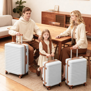 Set di <span class=keywords><strong>Valigie</strong></span> da Viaggio di Lusso Leggere con Guscio Rigido <span class=keywords><strong>in</strong></span> 3 Pezzi, 20 24 28 Pollici, Set di Bagagli da Viaggio <span class=keywords><strong>in</strong></span> 3 Pezzi, Spedizione dagli Stati Uniti - Product Image 1