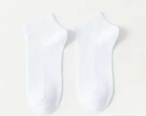 באיכות גבוהה קצר Mens גרבי לבן כותנה מוצק צבע חליפת עסקי גברים גרבי קרסול נמוך לחתוך שמלת גרביים