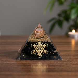 Pyramide d'Orgone en Shungite Faite à la Main, Écologique, 70mm, Pierre Naturelle, Énergie Cristalline pour la Méditation, Décoration d'Intérieur, Noël, Pâques - Product Image 6