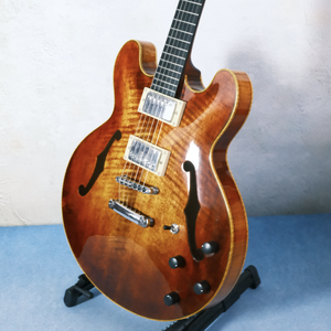 Guitare électrique Yunzhi Luthier artisanale 335 Hollow Body Archtop, table en épicéa massif, dos en érable, touche en ébène, finition brillante, personnalisée - Product Image 2