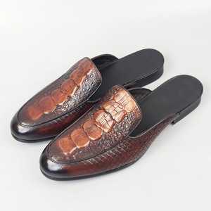 Fashion Men's Genuine Leather Closed Toe Mules Anti Slip Rubber Outsole All Seasons <b>Clogs</b> - Product Image 1