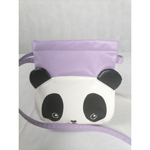 Bolso Bandolera Unisex Ecológico con Diseño de Panda, Bolso de Mensajero con Cremallera, Correa de Hombro Impermeable, Duradero y Portátil - Product Image 3