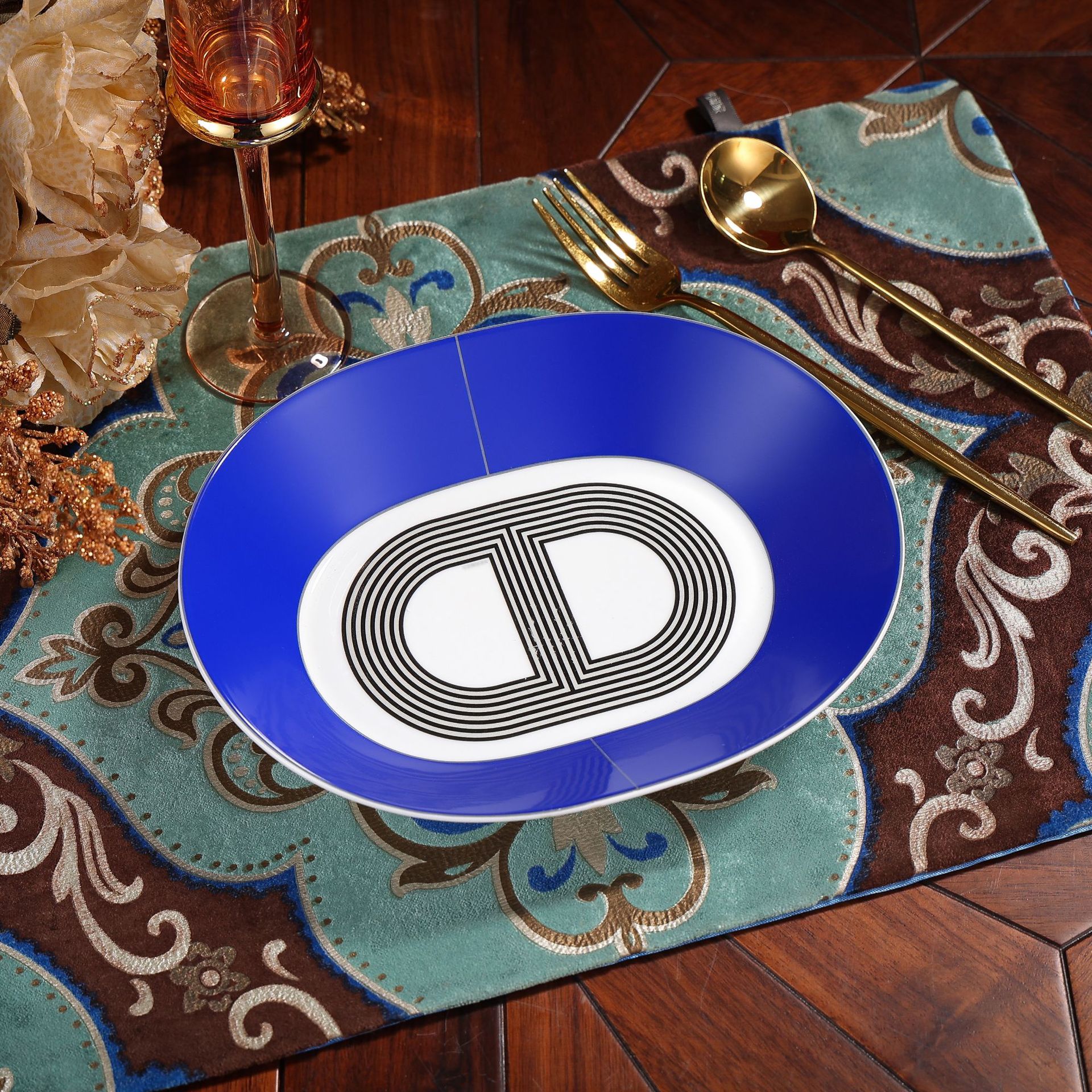 Assiette creuse bleue-grande assiette