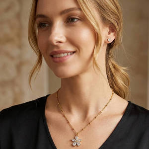 Collar de Cadena con Cuentas de Circonio y Pétalos de Flor Dreamshow, Aretes de Aro Dorados para Mujer, Estilo Minimalista - Product Image 2