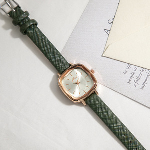 Montre en quartz tendance de grande qualité pour femme, accessoire féminin moderne à cadran en verre carré cubain, couleur or rose, vente directe depuis l'usine - Product Image 6