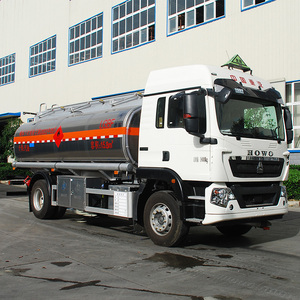 Camión Cisterna <span class=keywords><strong>de</strong></span> Combustible HOWO <span class=keywords><strong>de</strong></span> 16000 Litros y 20000 Litros <span class=keywords><strong>de</strong></span> Capacidad, 6x4 4x2, Camión Cisterna <span class=keywords><strong>de</strong></span> Diésel en Venta - Product Image 3