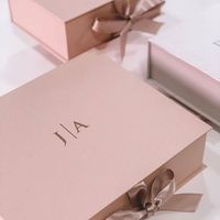 Caja de Regalo Magnética Rosa de Lujo Personalizada con Logotipo en Lámina Dorada, Caja Rígida con Tapa Abatible para Empaque de Cosméticos y Productos de Belleza