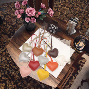 Изысканная многоцветная Подвеска из искусственной кожи в форме сердца, легкая креативная милая сумка, аксессуары с цепочкой для ключей - Product Image 4