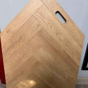 Plancher stratifié gris clair <span class=keywords><strong>Quick</strong></span> <span class=keywords><strong>Step</strong></span> à chevrons en cerisier - Product Image 1