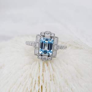 Anelli di fidanzamento unici Paston personalizzati con acquamarina taglio smeraldo da 3 carati coltivata in laboratorio e moissanite - Product Image 1