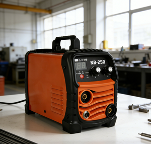 Machine à <span class=keywords><strong>souder</strong></span> à l'arc manuelle bi-tensionnelle - Outil de soudage portable amélioré pour les applications métalliques et automobiles - Product Image 3