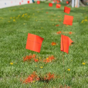 Meilleure vente de petits drapeaux de signalisation personnalisés pour l'extérieur de l'entreprise drapeaux de marquage en PVC pour l'enquête - Product Image 3