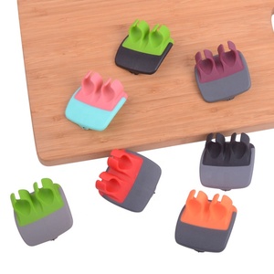 Wholesale 2022 Hot Selling Kitchen Gadgets Plastic Stainless Steel Double Finger Palm Peeler <b>Fruit</b> <b>Vegetable</b> - Product Image 2