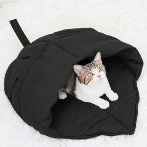 Cama nido de cueva interior para gatos y perros pequeños, suave, duradera y cálida para cama con forma de hoja de invierno - Product Image 1