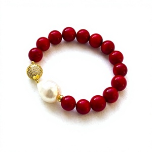 Bracelet en résine fait main pour femmes, bijoux élégants en résine époxy colorée, accessoire de mode unique pour tous les jours et occasions spéciales - Product Image 1