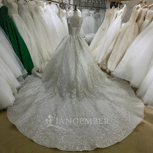 Modern Sweetheart Neckline Backless Floor-Length Heavy Beaded Ball Gown <b>Wedding</b> Dress Deep Chest Applique Lace Chapel Train - Product Image 4