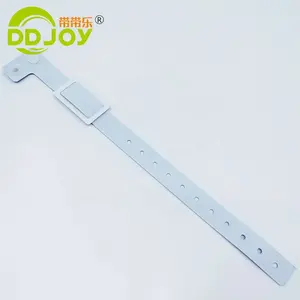Individuelles Logo Armbänder L form PVC Vinyl Material beschreibbare Smart RFID Chip-Armband