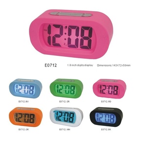 Lớn chữ số <span class=keywords><strong>LCD</strong></span> hiển thị chống trượt chống sốc Silicone bảng đồng hồ báo thức với ánh sáng trở lại - Product Image 3