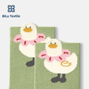 ถุงเท้าลายสัตว์ BiLu Chic ถุงเท้าถักนิตเนื้อนุ่มระบายอากาศได้ดี ลายเป็ด สุนัข แมว สำหรับผู้หญิงผู้ชาย ชุดแฟชั่นทันสมัย - Product Image 2