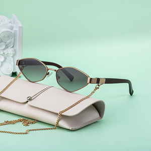 Lunettes <span class=keywords><strong>de</strong></span> soleil Partagas Fashion Fancy Designer avec logo personnalisé, métal polygonal avec chaîne, protection UV400, lunettes <span class=keywords><strong>de</strong></span> soleil pour femmes - Product Image 1