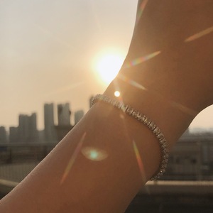 Pulsera de tenis unisex de acero inoxidable al por mayor con cadena de circonitas y diseño geométrico de corazón, accesorios de moda de tendencia. - Product Image 4