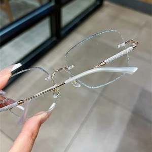 Gafas de Mujer con Diseño de Cielo Estrellado Sin Montura, Anti Luz Azul, Brillantes, Cuadradas, Fotocromáticas, Moda 2025 - Product Image 4