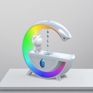 Nueva Lámpara Nocturna RGB con Forma de Astronauta y Nube de Lluvia, Humidificador Antigravedad con Instalación USB, Difusor de Agua Evaporativa - Product Image 6