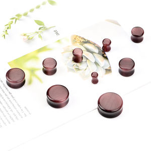 Piedras preciosas personalizadas y vidrio de <span class=keywords><strong>6mm</strong></span> a 25mm Opción disponible Cat Eye Double Flare <span class=keywords><strong>Ear</strong></span> Plug Rojo oscuro - Product Image 1