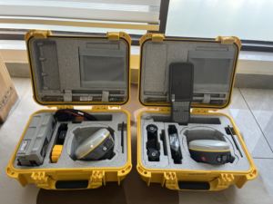 South Insight V3/V3S 12km Far Link 2.0, Posicionamiento a Nivel de Centímetro, GNSS RTK de Alta Calidad y Rentable - Product Image 1