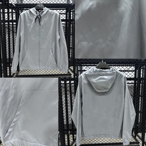 Op Maat Gemaakt Logo Met Lange Mouwen Siliconen Geborduurde Automatische Snijtechnologie Waterdichte Herfst Voetbaljas - Product Image 3