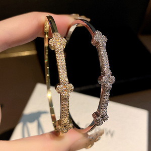 European American Fashion Micro Inlaid <b>Bracelet</b> <b>Copper</b> Alloy Gold Silver Flower Design Women's Jewelry Gift Bangle - Product Image 1