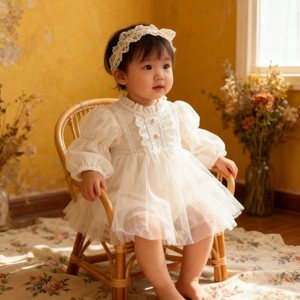 Vestido de Niña Estilo Corte Real Francesa con Mangas Abullonadas y Tul Suave, Body de Bebé Personalizado - Product Image 3