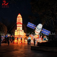 Lanterne personnalisée en forme de fusée, lanterne chinoise en soie pour l'extérieur, lanterne spatiale LED étanche pour les spectacles de parcs à thème