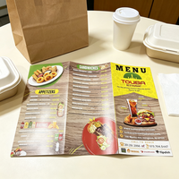 Menu de restaurant tri-plié imprimé sur mesure de haute qualité, couleur pleine, papier couché mat 200 g/m², laminé