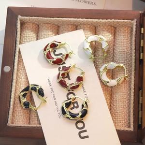 ต่างหูห่วงทรงกลมสไตล์ฝรั่งเศสสุดหรูหราแบบเรโทร ประดับด้วยเพชรซิร์คอน ชุบทอง ทำจากโลหะผสม ของขวัญเครื่องประดับสำหรับผู้หญิงสุดอินเทรนด์ - Product Image 6