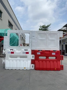 HDPE blocco di plastica per traffico stradale ad iniezione di acqua barriera per cavalli utilizzata per la fabbrica aeroportuale