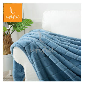 Couverture en <span class=keywords><strong>fausse</strong></span> <span class=keywords><strong>fourrure</strong></span>, <span class=keywords><strong>Plaid</strong></span> <span class=keywords><strong>Beige</strong></span> à rayures, coupe à carreaux en vison, pour maison - Product Image 3